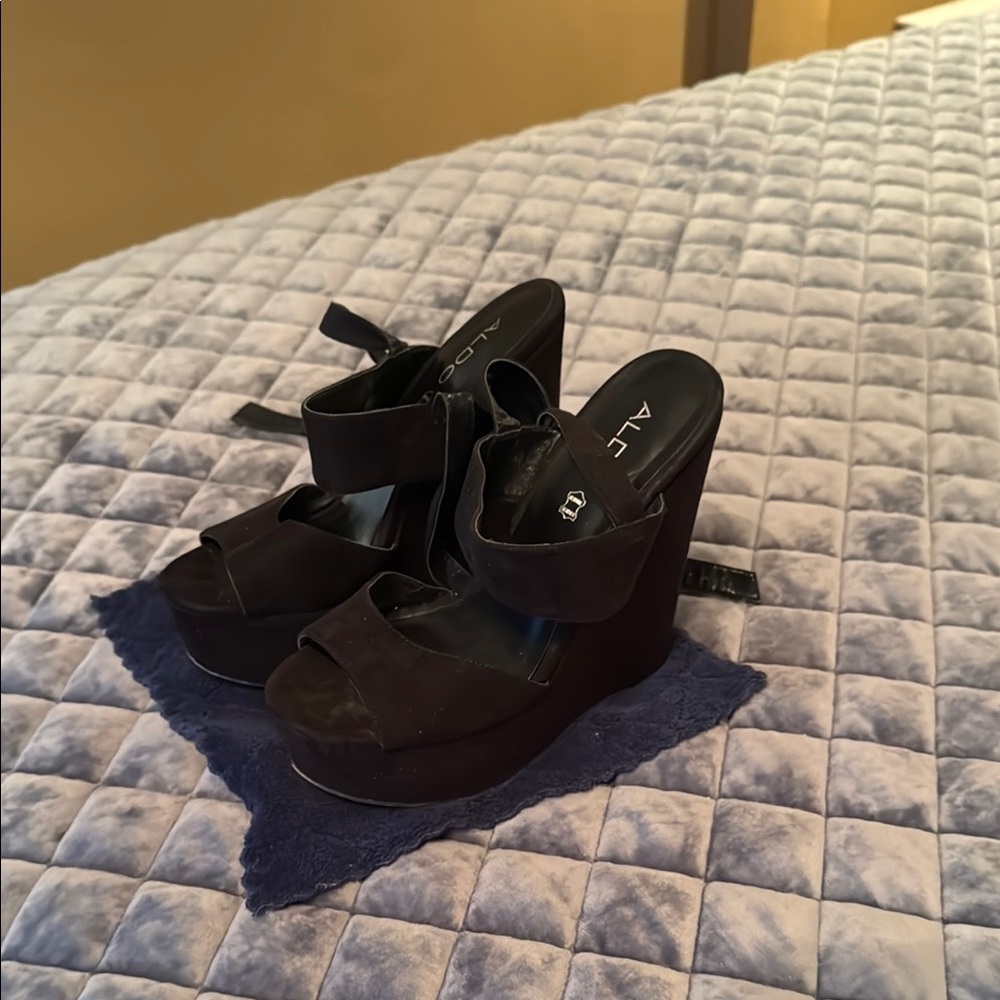 Aldo wedges